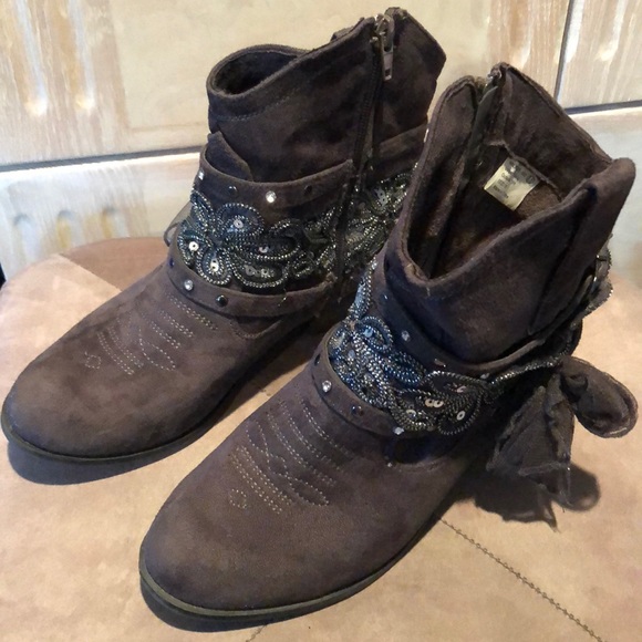 Women’s ankle embellished ankle boots - Picture 2 of 8